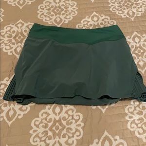Play off the pleats skort size 4
